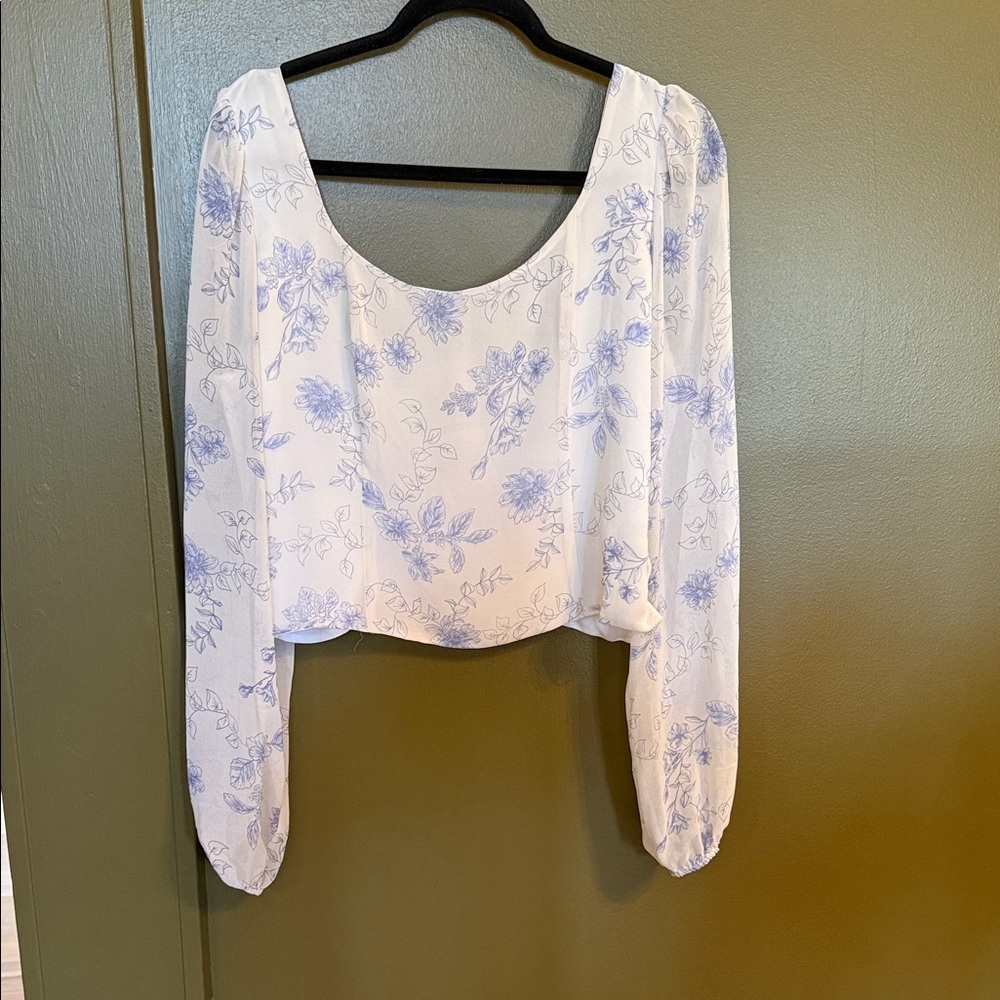 House of Harlow 1960 White and Blue Floral Blouse